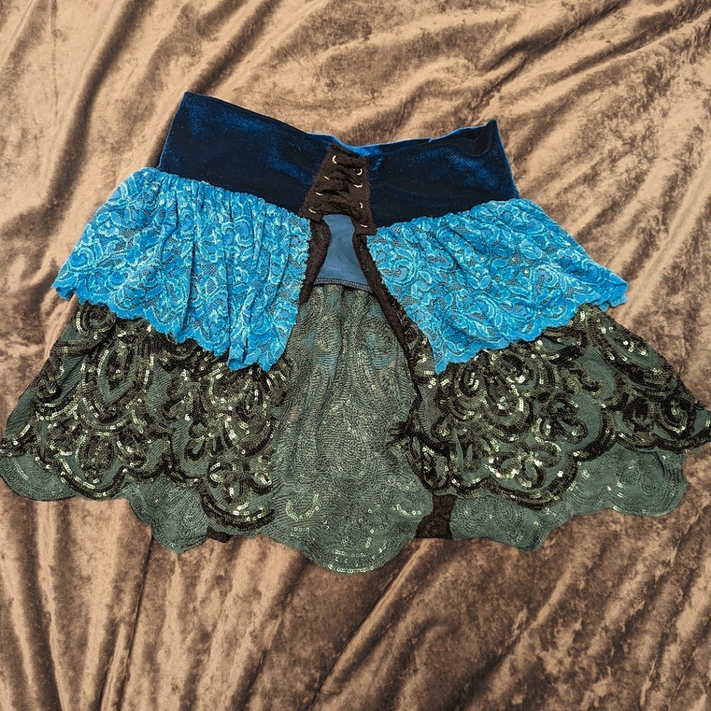 Lux muse skirt, size medium